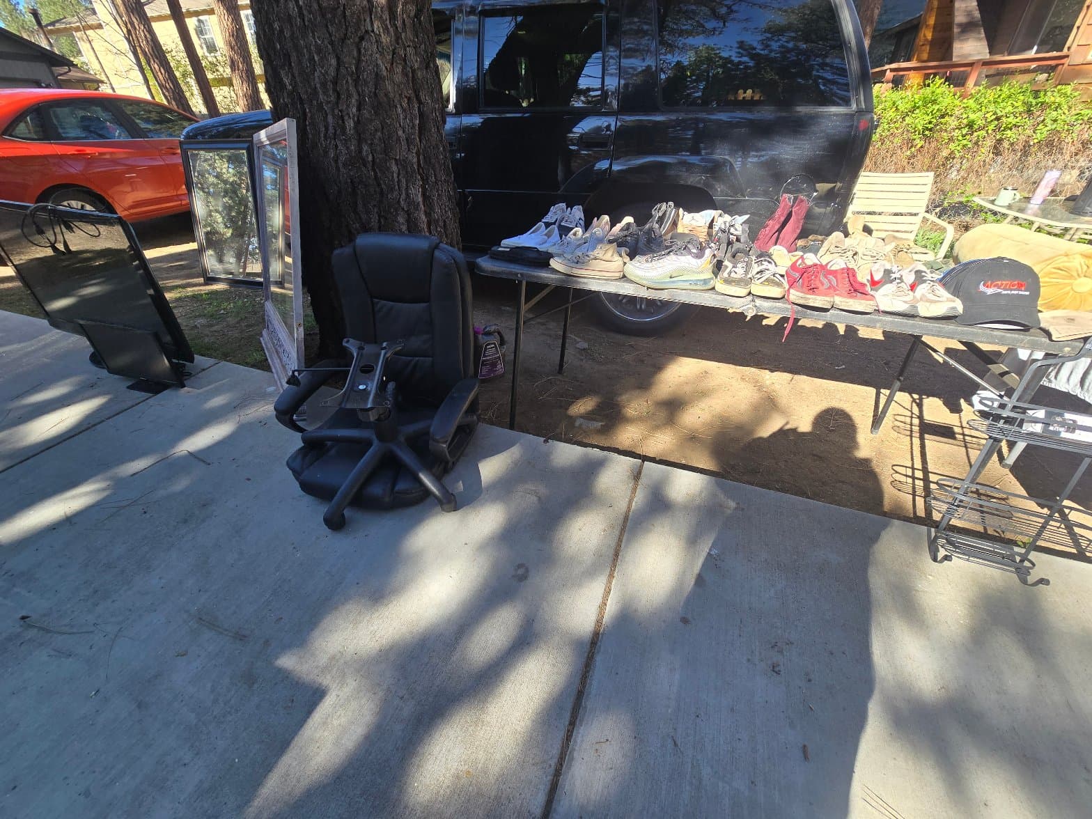 Black Adjustable Office Chair