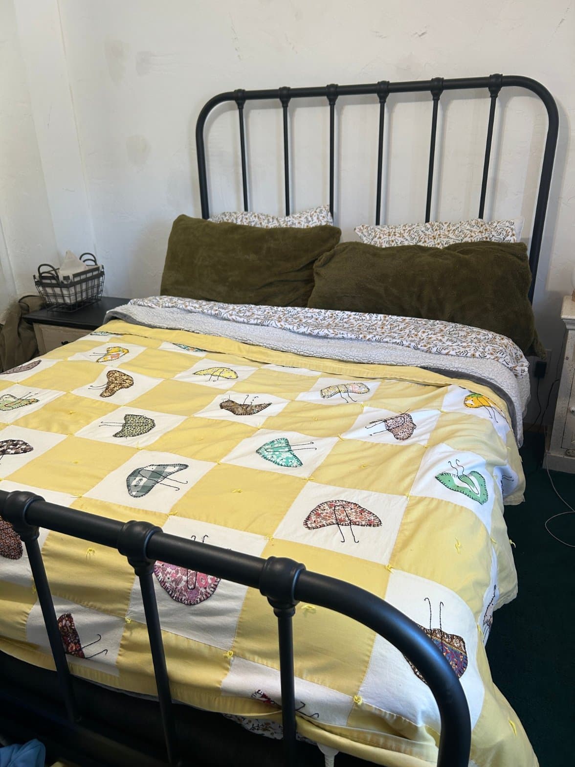 Black Metal Victorian-Style Queen Bed Frame